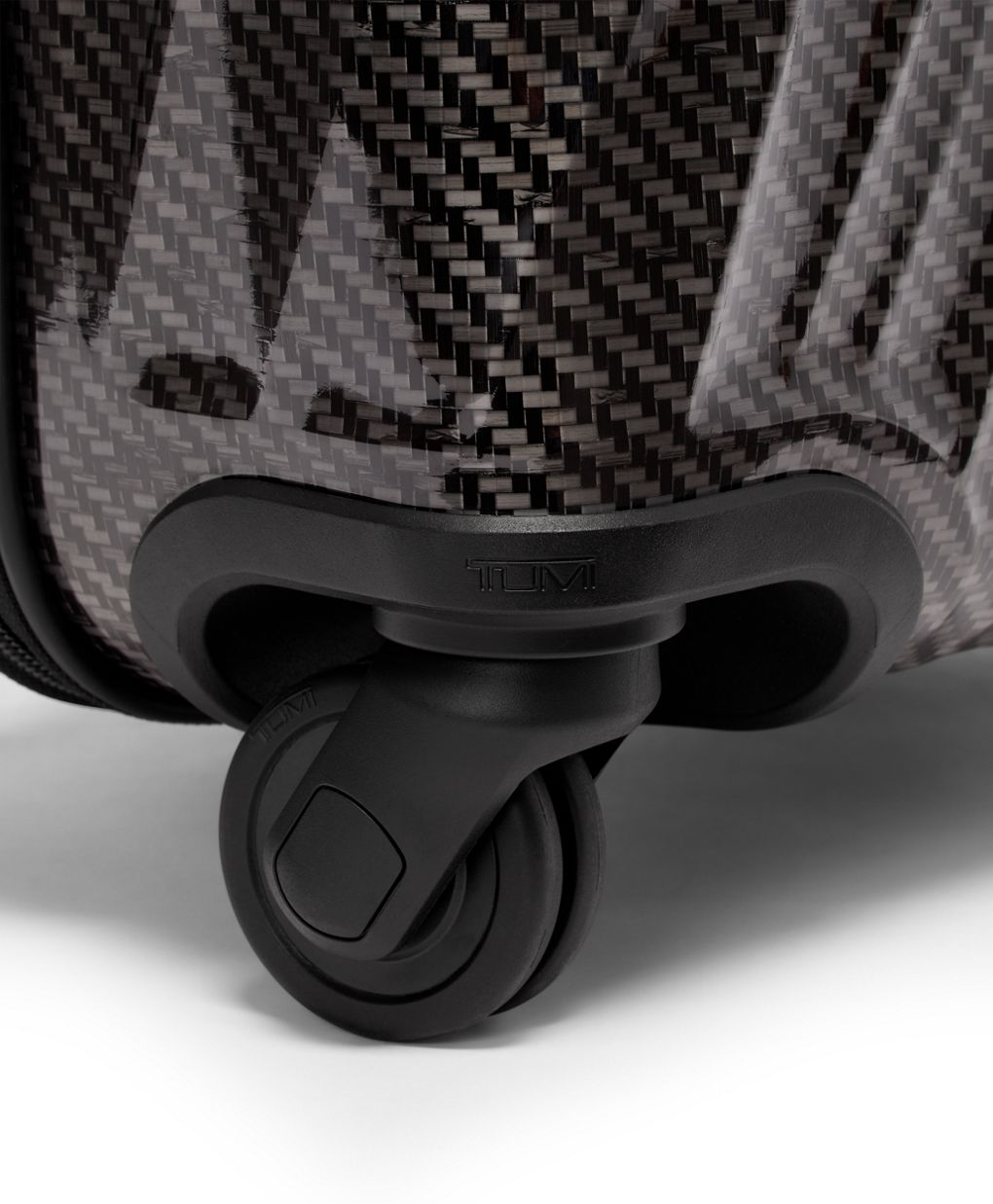 TUMI 19 Degree Lite International 4 Wheeled Carry On - Black Graphite