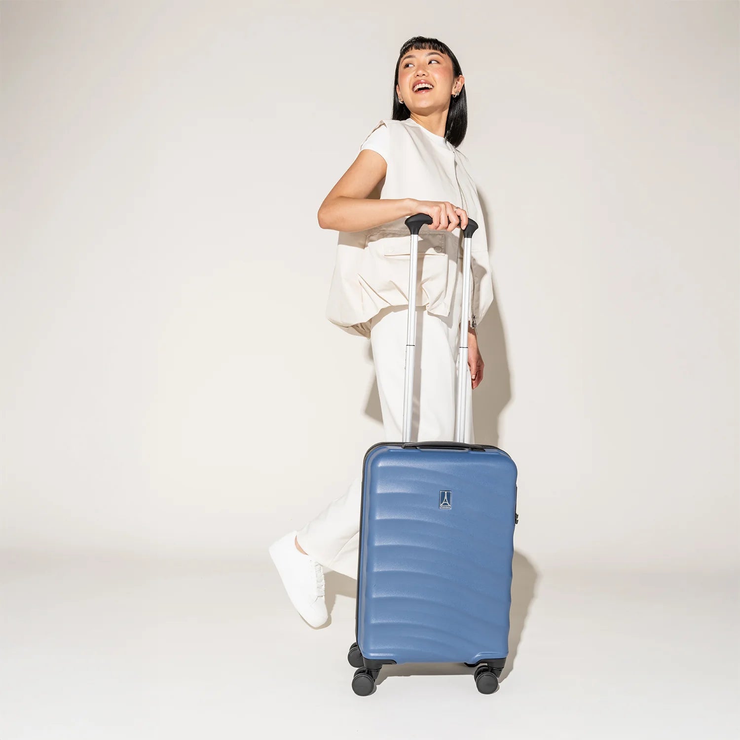 Travelpro Maxlite Air V2 Compact Carry-on Hardside Spinner -Ensign Blue