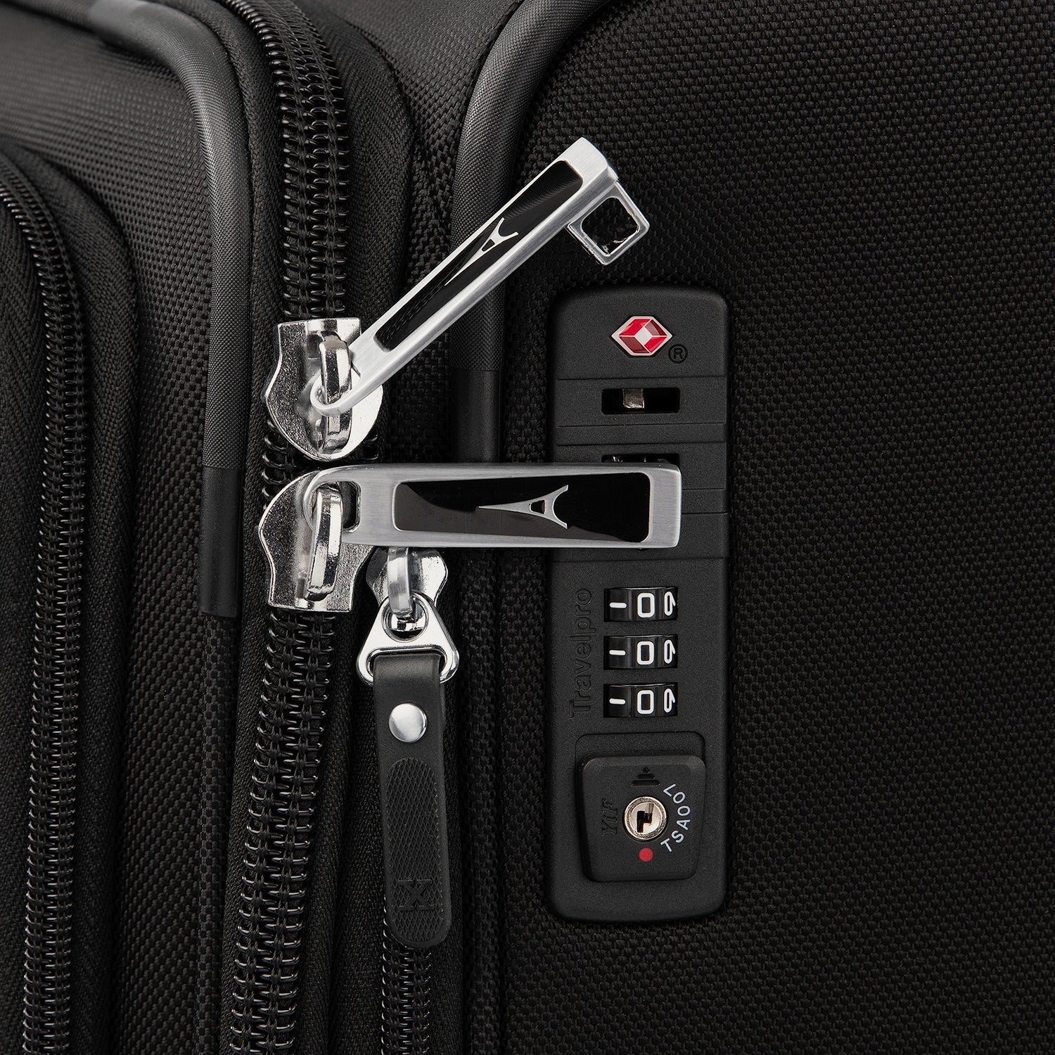 Travelpro Platinum Elite Carry-On / Medium Check-In Set