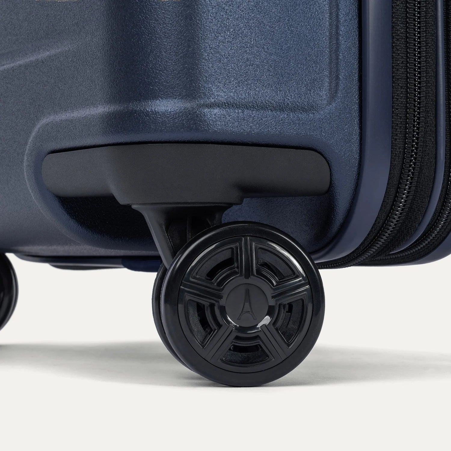 Travelpro Platinum Elite V2 Hardside Large Check-In Expandable Spinner - Aviator Navy