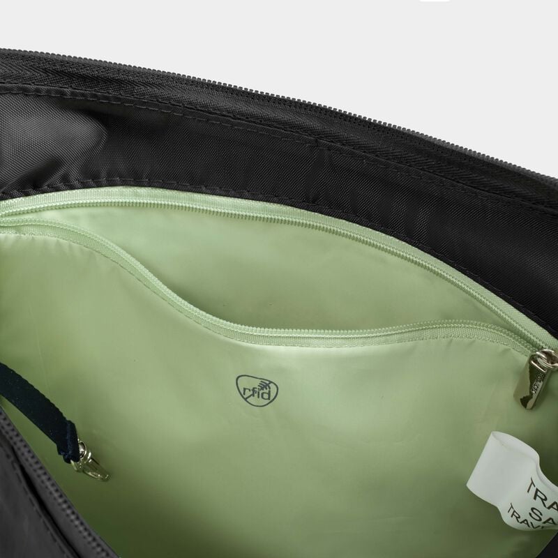 Travelon Anti-Theft Roam Anti-Theft Medium Crossbody - Black