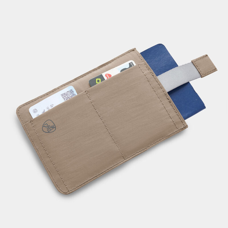 Travelon RFID Blocking Pull-Up Passport Holder - Sable