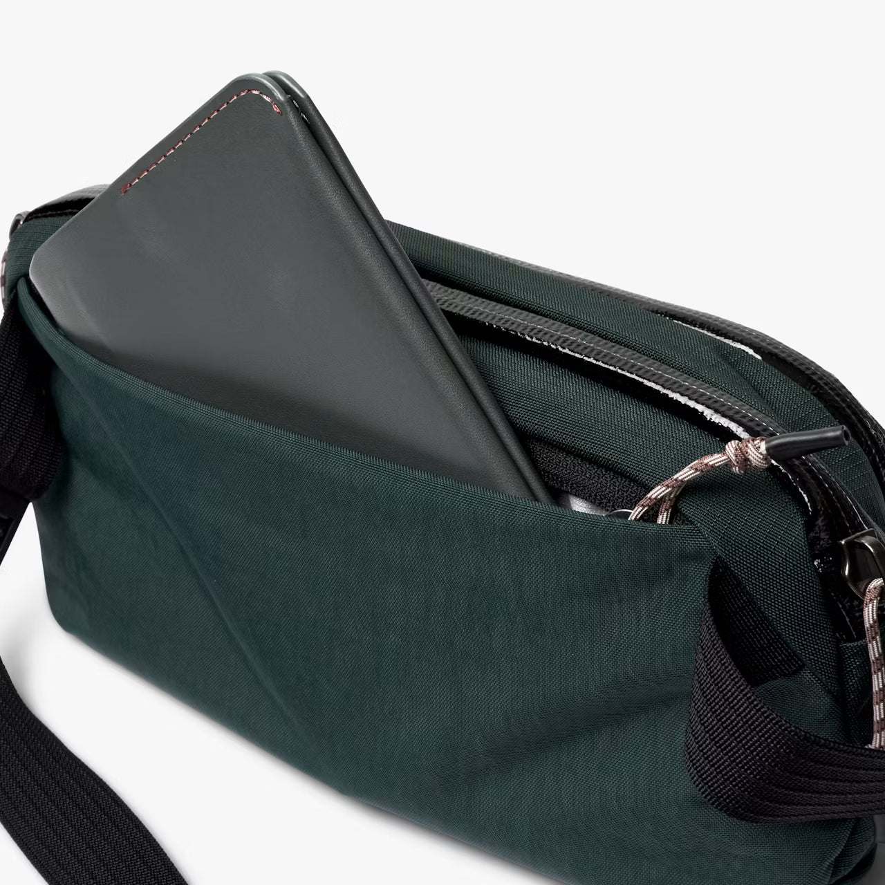 Bellroy Venture Ready Sling 2.5L - Deep Ocean