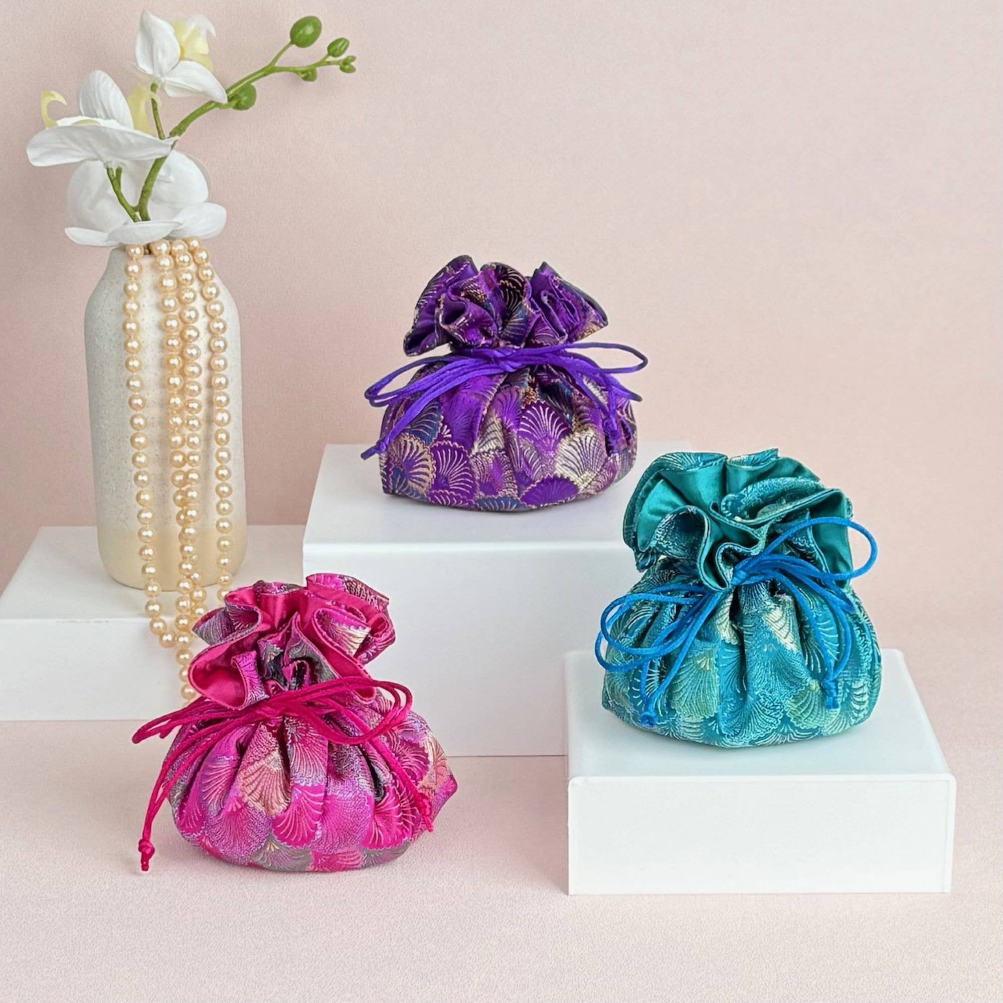 Seashells Brocade Drawstring Jewelry Pouch: Teal & Green