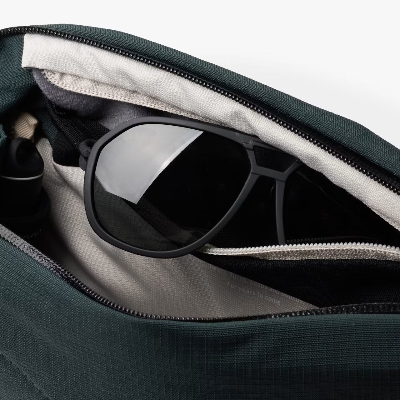 Bellroy Venture Sling 6L - Deep Ocean