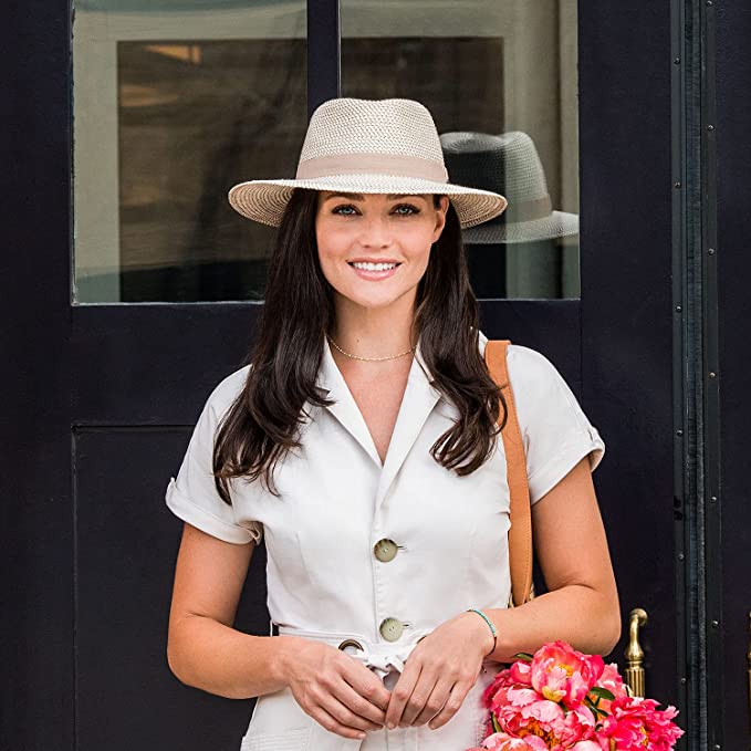 81CH8n8OUkL._AC_SX679._SX._UX._SY._UY_