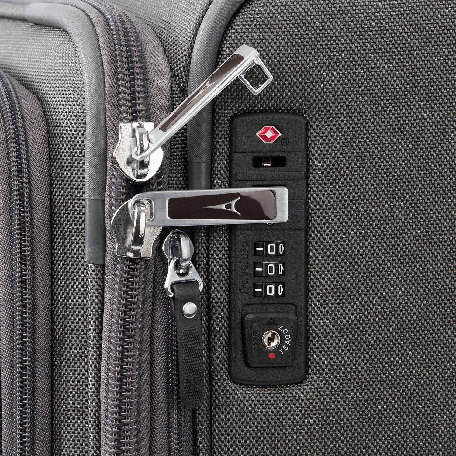 Travelpro Platinum Elite Carry-On / Medium Check-In Set