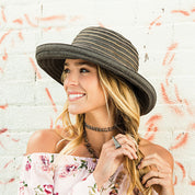 Breton-Chocolate-Product-Lifestyle-Hover