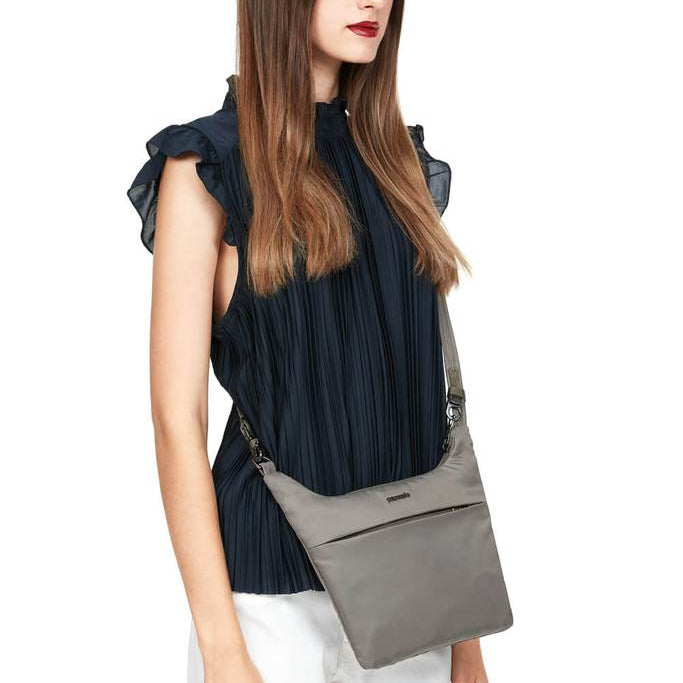 Cruise_OnTheGoCrossbody_20705224_Ashwood_Model_1_1024x1024