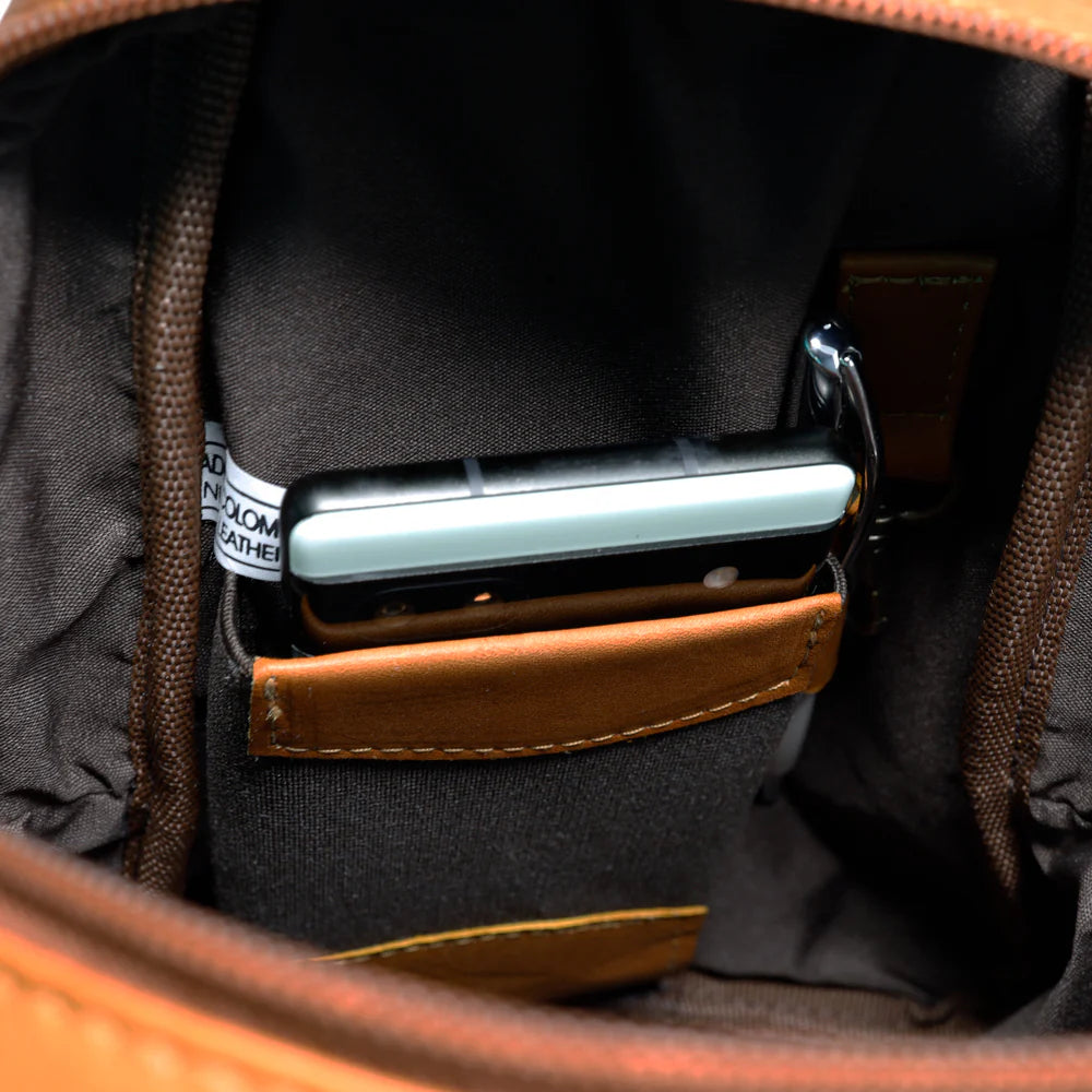 DayTrekr Leather Crossbody Bag - Tan