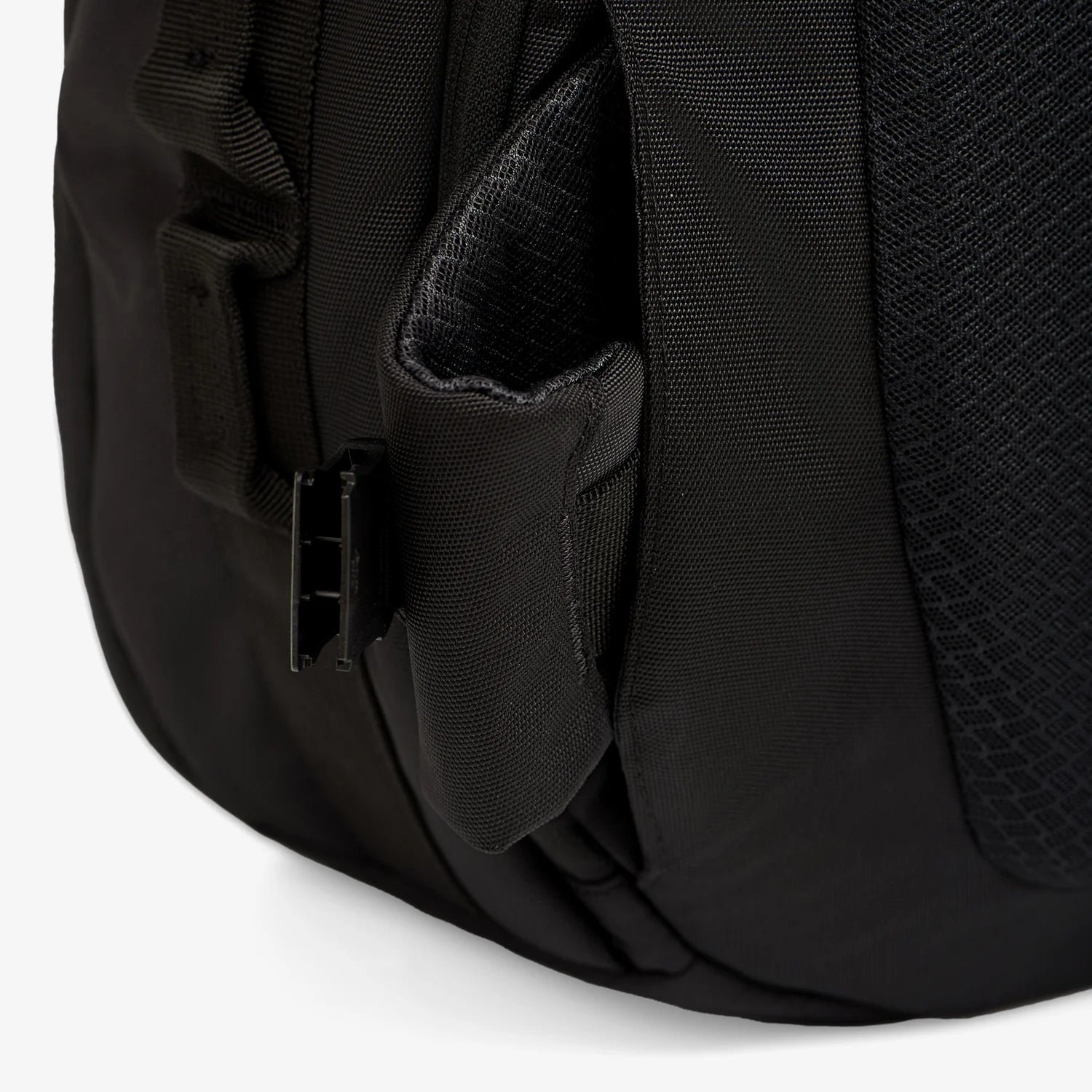 Eagle Creek Tour Lite Travel Pack 38L - Black