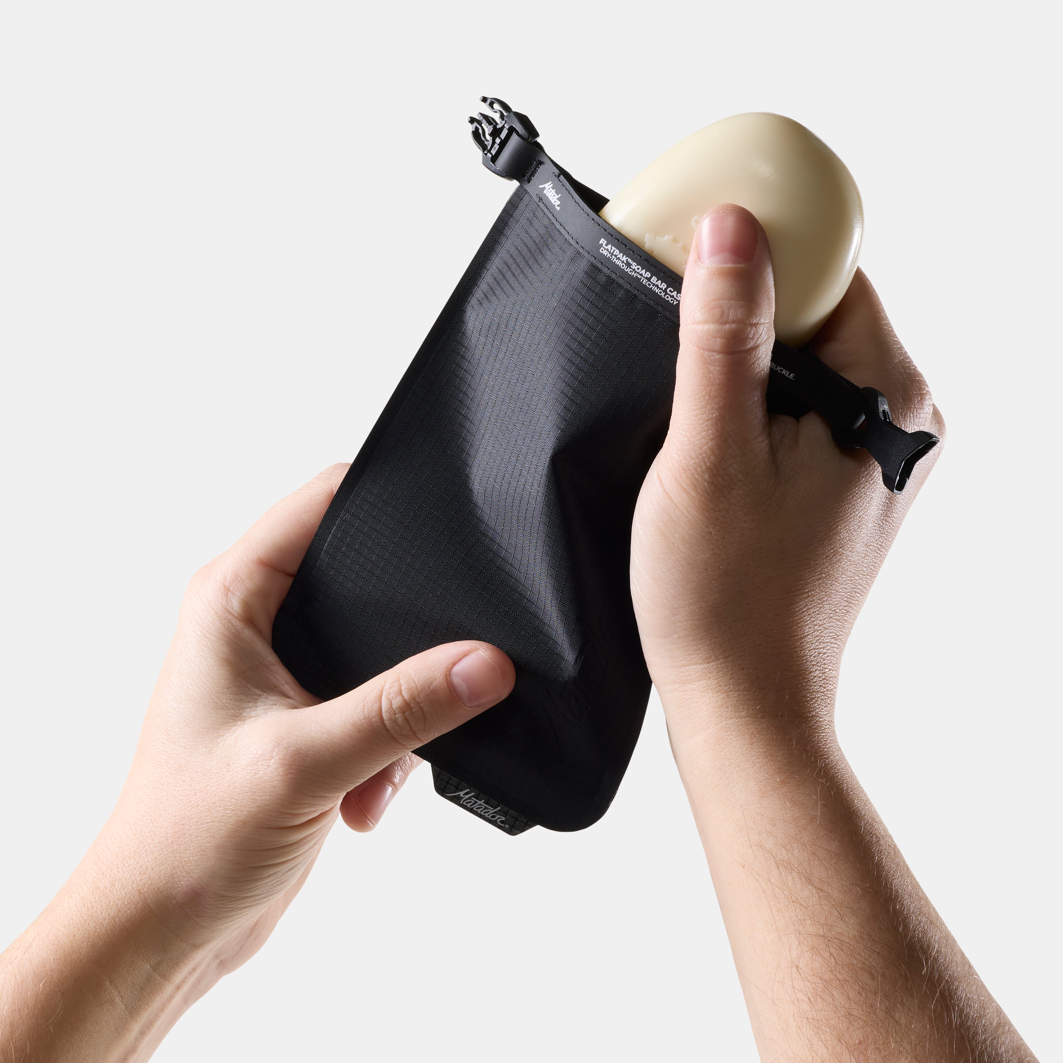 MATFP2S1001BK_MATADOR_TravelSoapBarCase_BK_OMS5.jpg