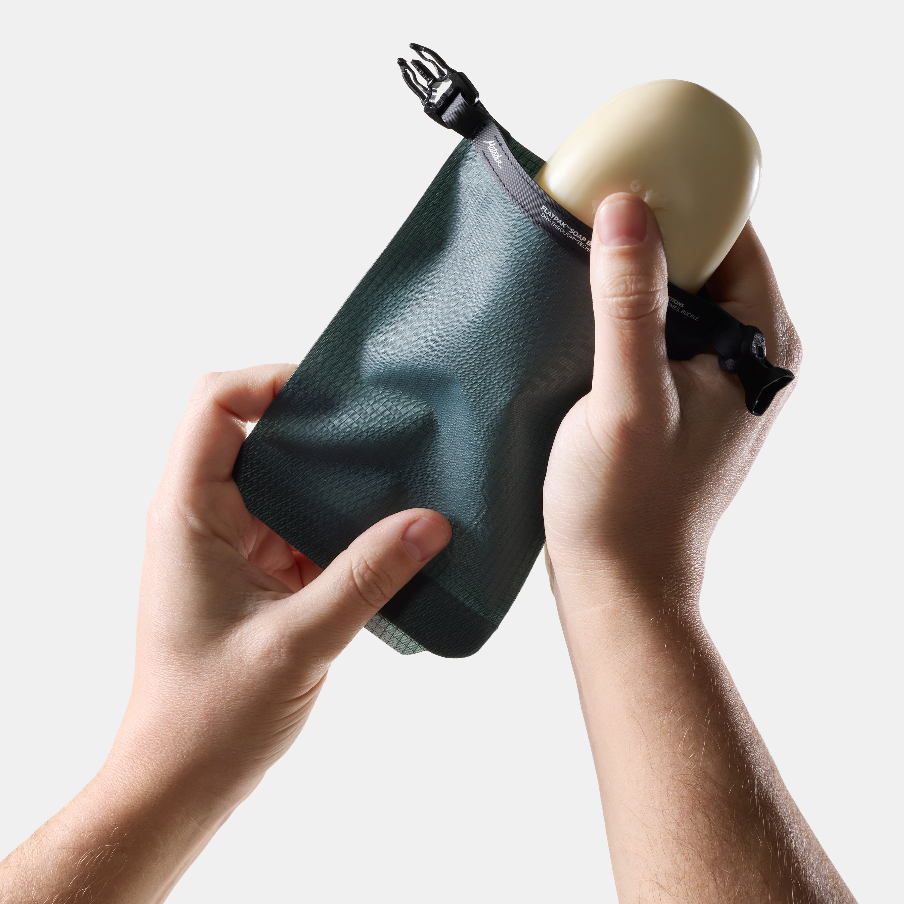MATFP2S1001GN_MATADOR_TRAVELSOAPBARCASE_GN_OMS5.jpg