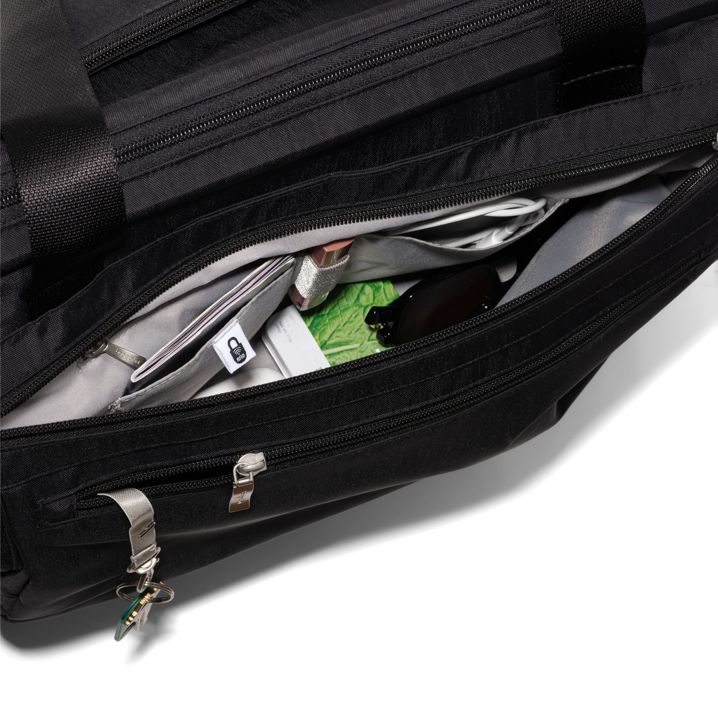 Baggallini Modern Everywhere Weekender