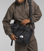 The North Face Base Camp Voyager Messenger Bag - TNF Black