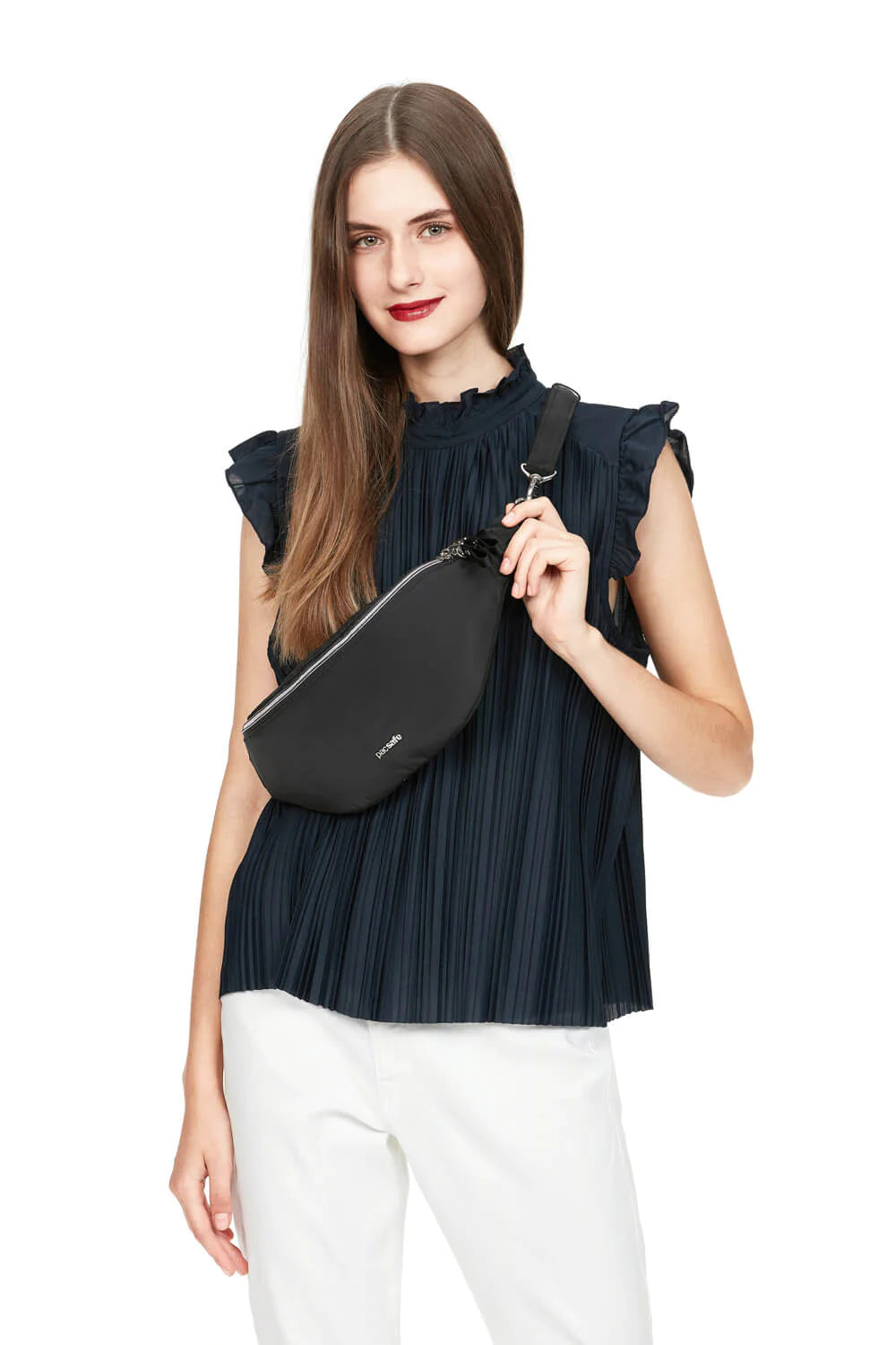 Stylesafe_SlingPack_20635100_Black_Model_3_2000x