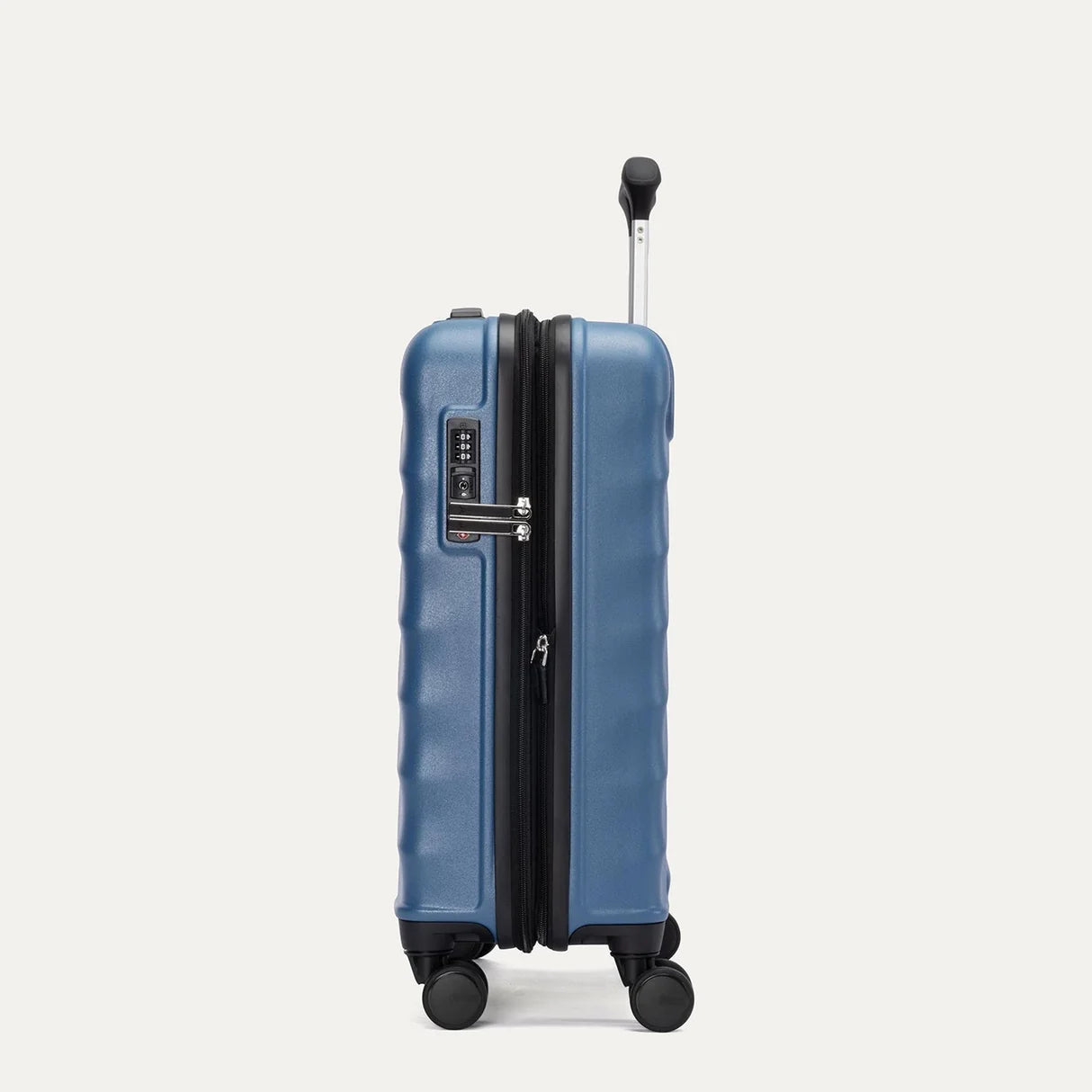 Travelpro Maxlite Air V2 International Carry-On Hardside Spinner - Ensign Blue