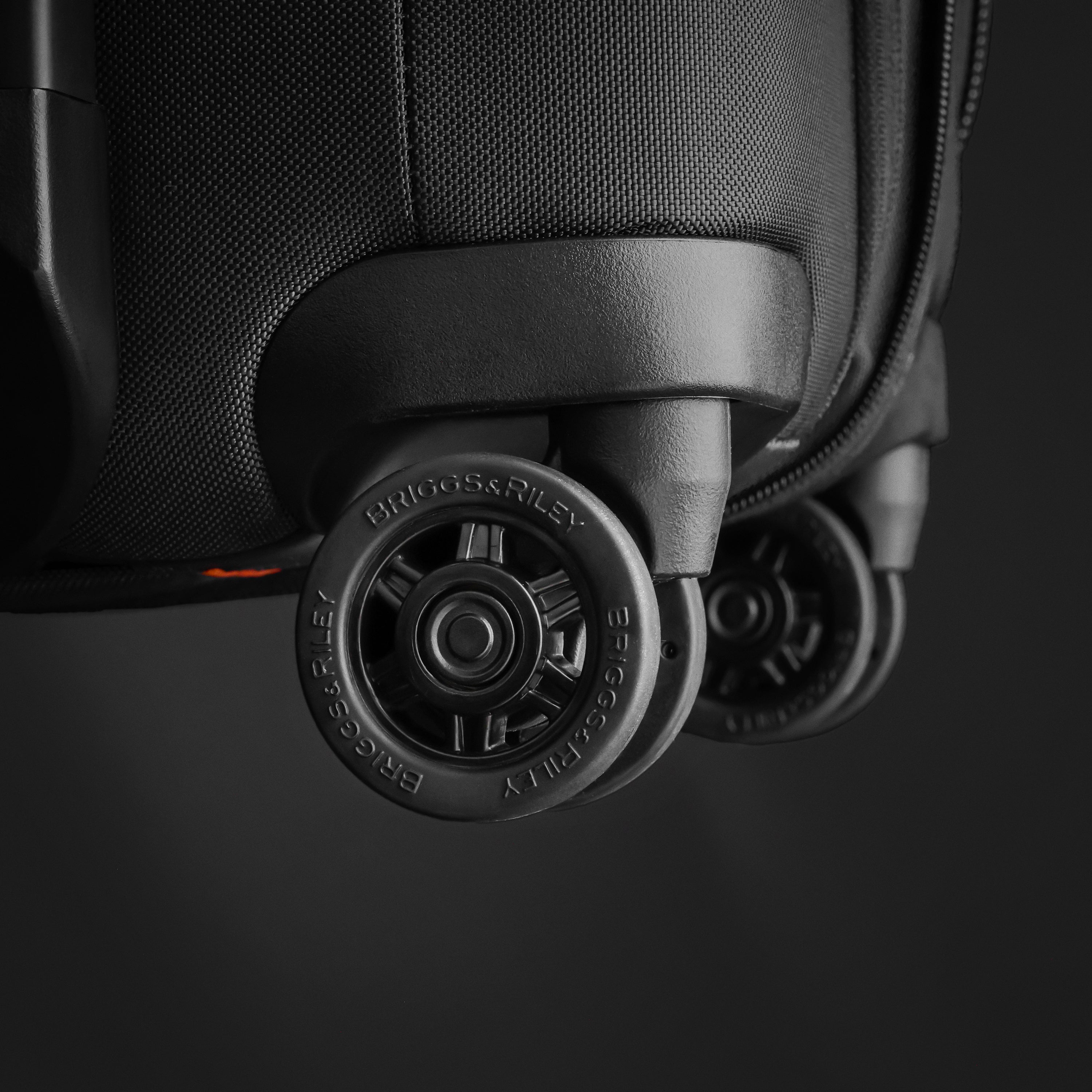 Briggs & Riley ZDX 26" Medium Expandable Spinner - Black