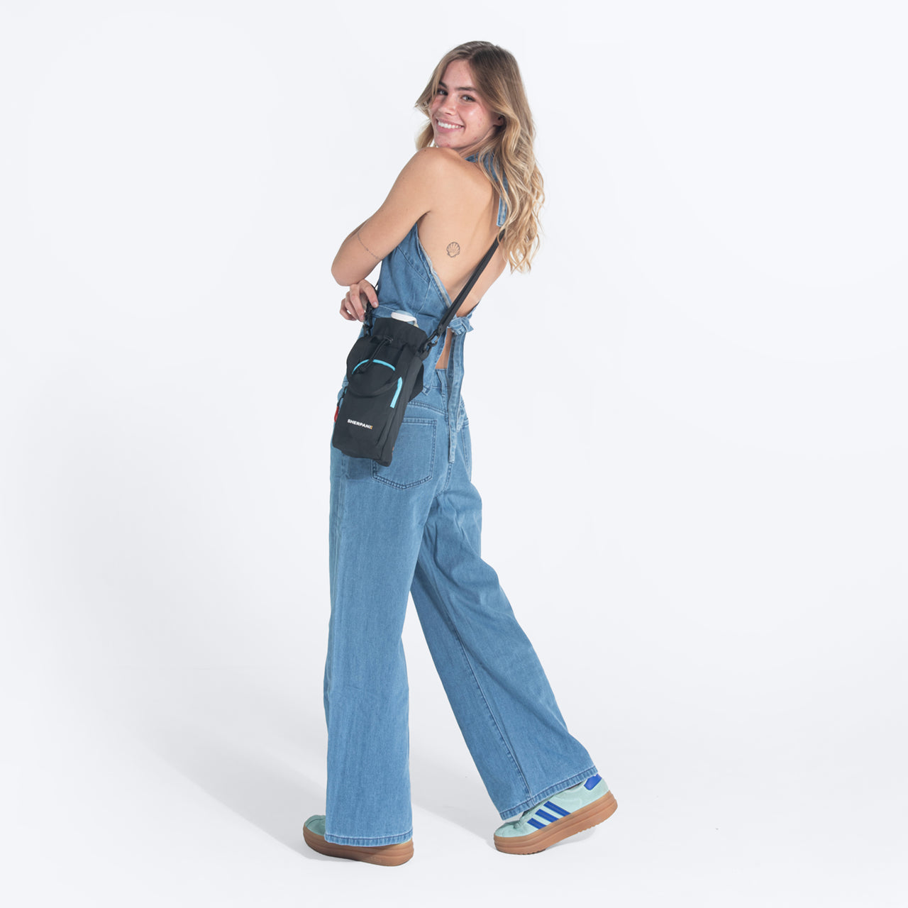 Sherpani Izzie Waterbottle Crossbody - Chromatic