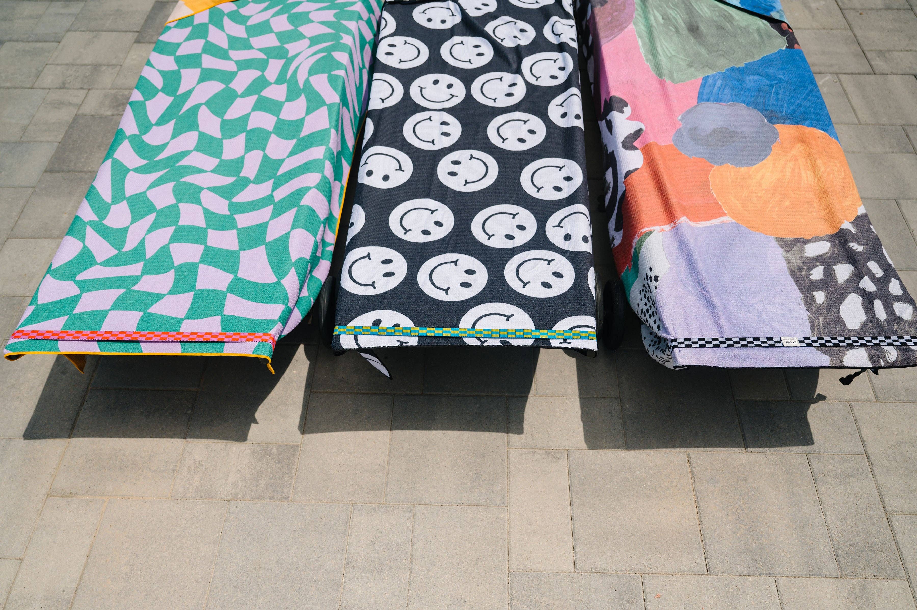 Lounge Chair Pool Towel Band: Checkmate Black