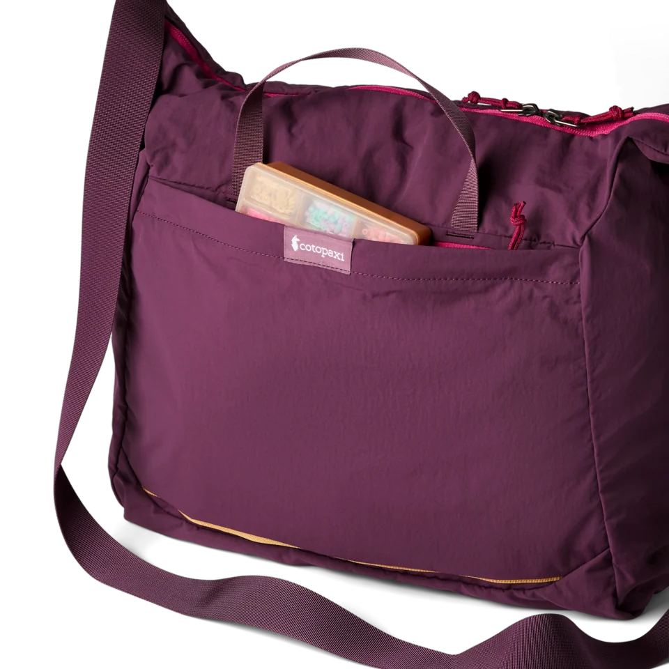 f26-u-empacable-30l-tote-acai-a1-r_1200x_d84d8b6f-8318-478e-a92d-318993110f17.webp