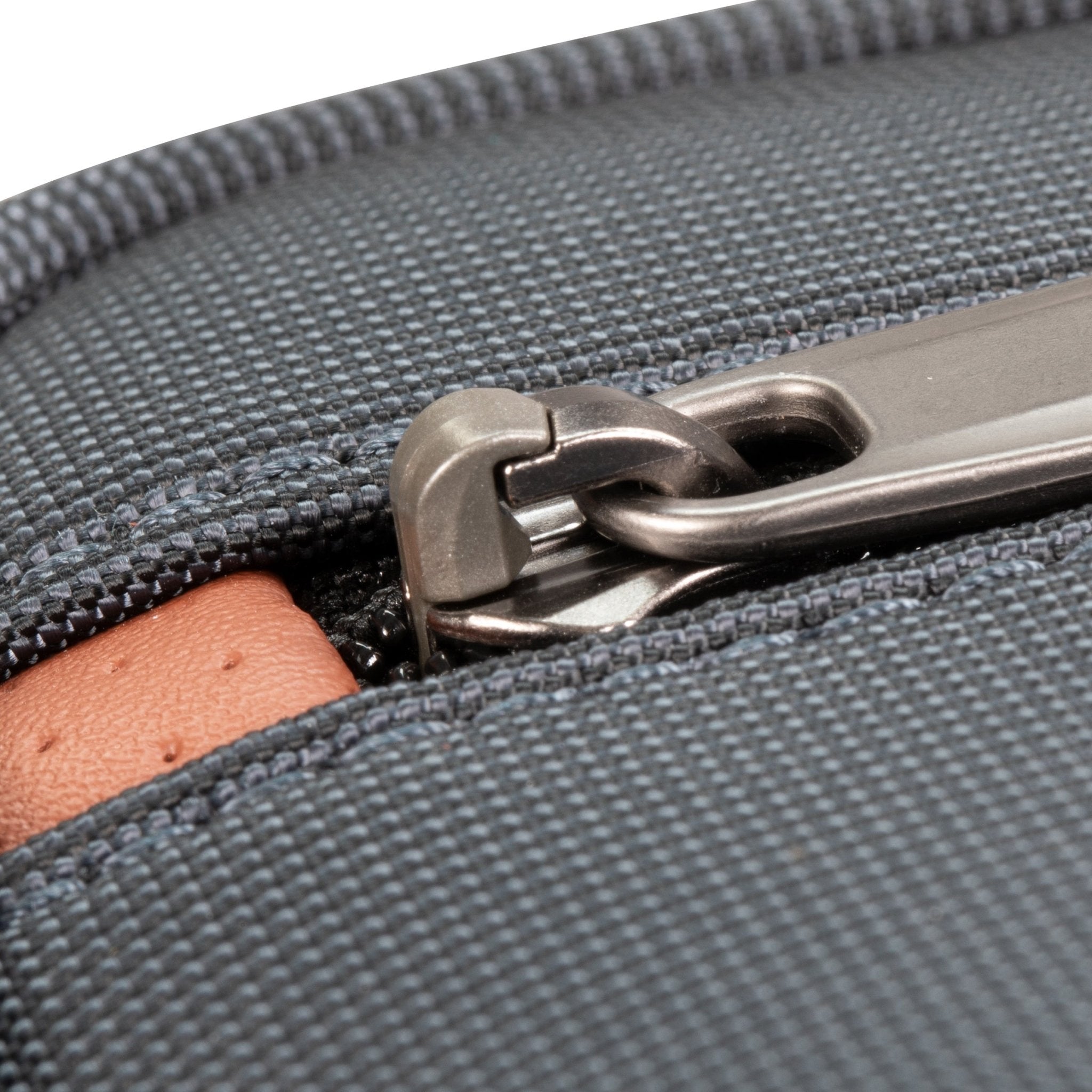 Ricardo Beverly Hills Montecito 3.0 Softside Rolling Garment Bag - Graphite