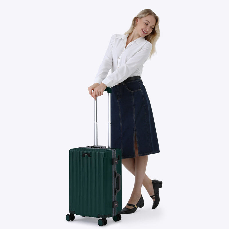 nobl_classic-carry-on-all-in-one_green_03_1e8bbb68-800f-44d5-b7a2-d416433cb340.jpg
