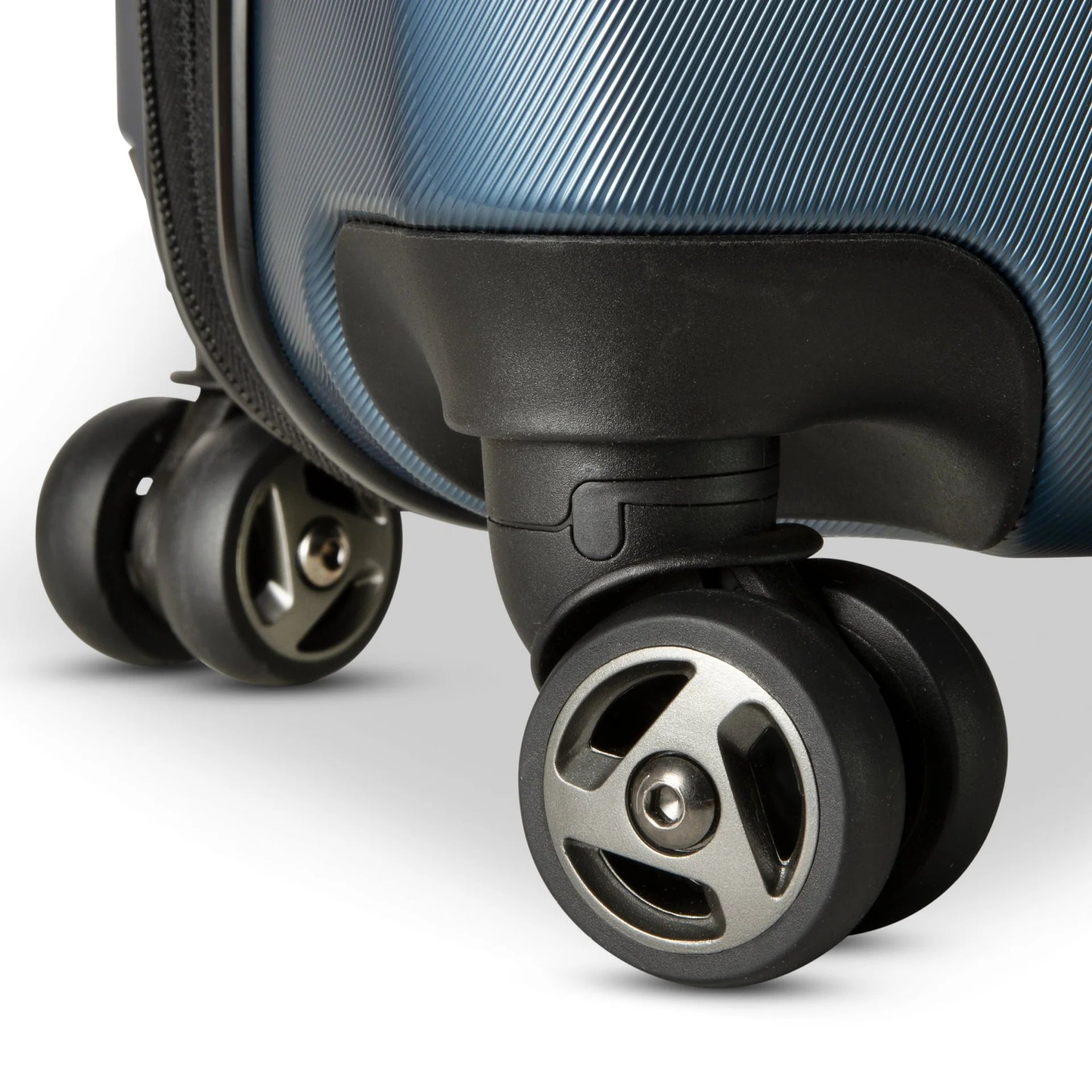 Ricardo Beverly Hills Oceano Hardside Large Check-In Expandable Spinner - Arctic Blue