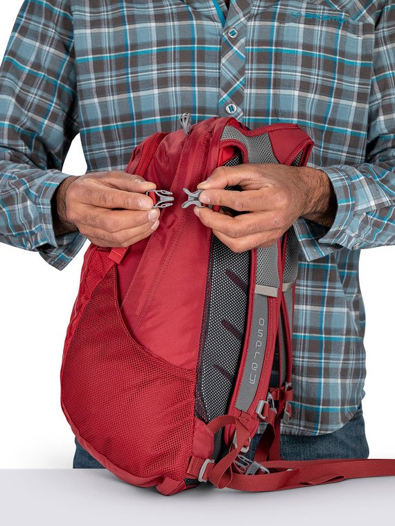 osprey daylite acorn red Osprey Daylite Backpack- Red – Irv's Luggage