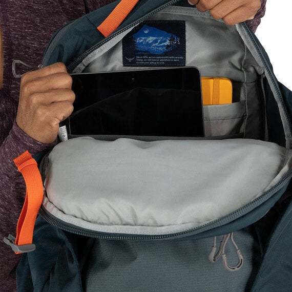 proxima_s22_detail6_tungstengreymutedspaceblue