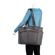 reed-17.3-black-model_7662a4ca-8e10-43d7-92a8-2f72ff4bc822_540x