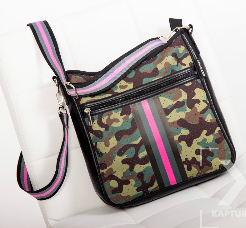 s422289610377800829_p245_i2_w787