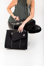 s422289610377800829_p27_i9_w2560